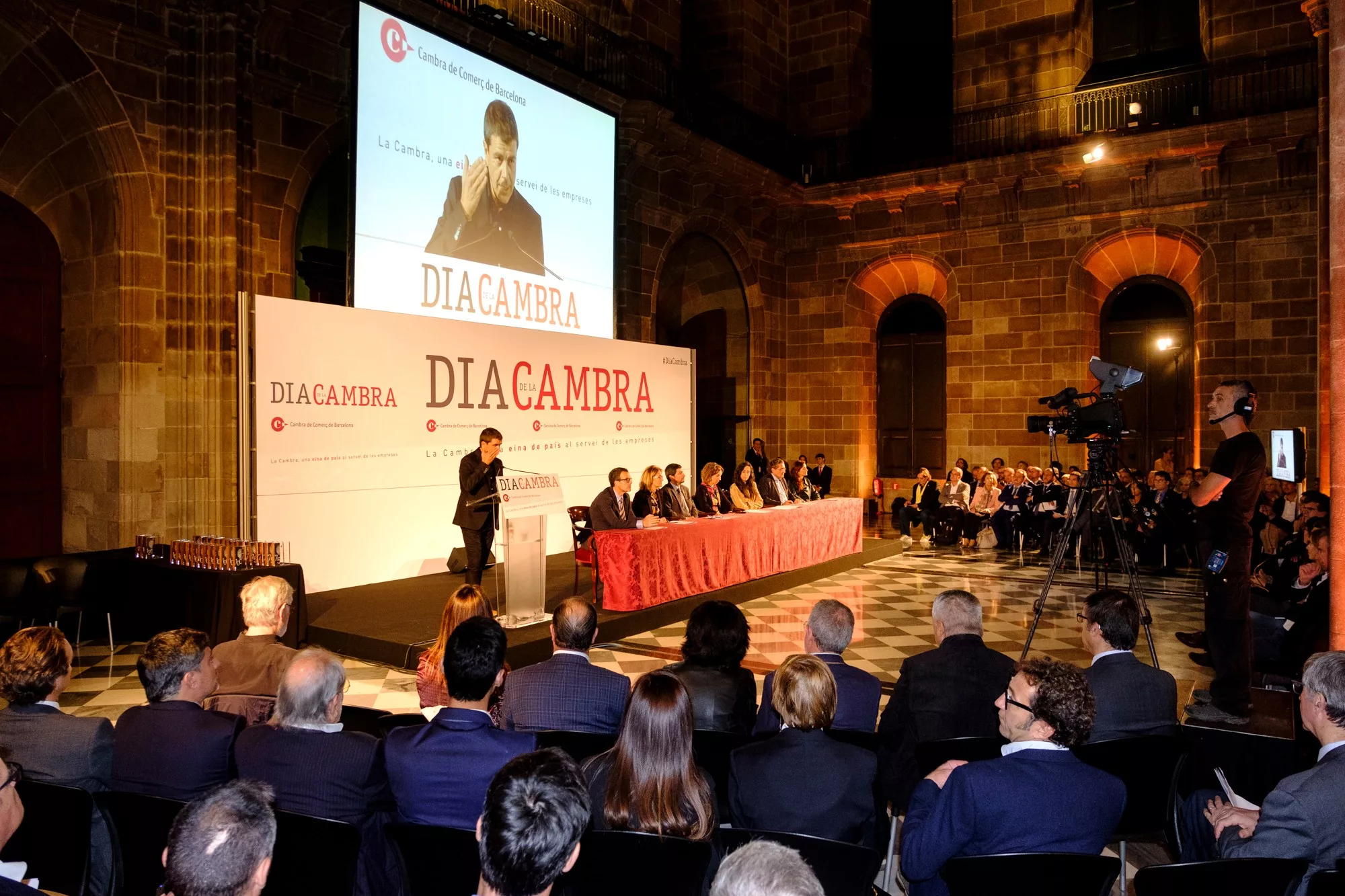 La Cambra ret homenatge a més d’un centenar d’empreses de Barcelona per la seva trajectòria