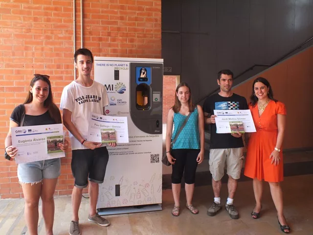 8.000 alumnes de tres universitats catalanes reciclen més de 15.000 envasos en dos mesos