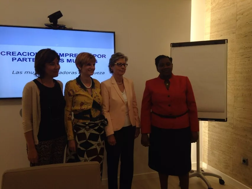 Dona, empresa i cooperació a Moçambic