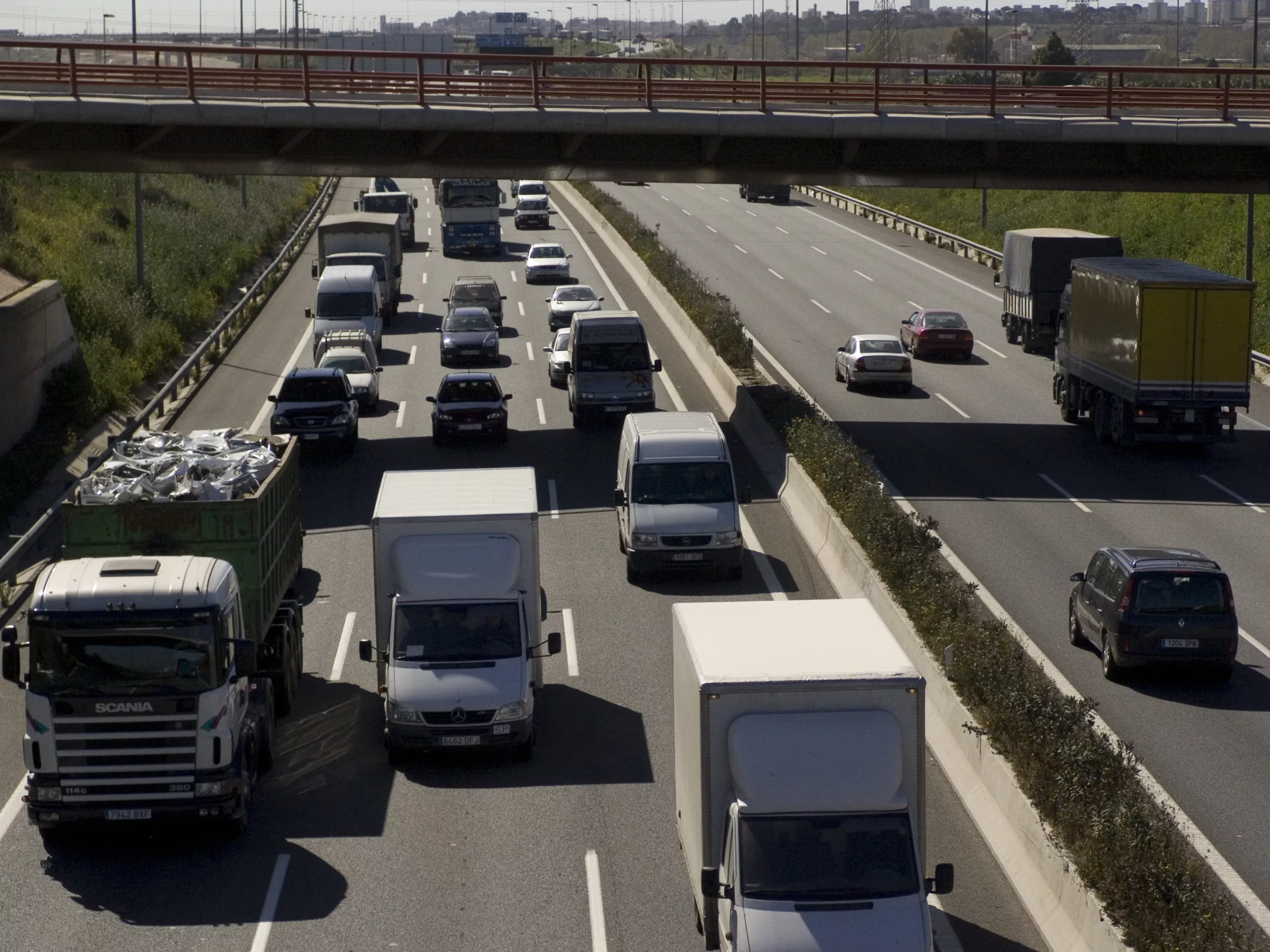L’augment de la capacitat de càrrega dels camions i un pla de suport al transport, eines de competitivitat