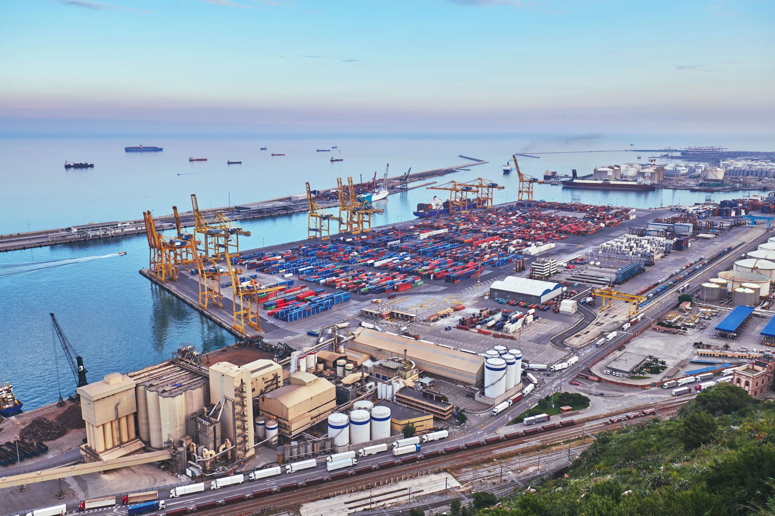 La Cambra urgeix a crear una Oficina Tècnica als accessos terrestres del Port de Barcelona