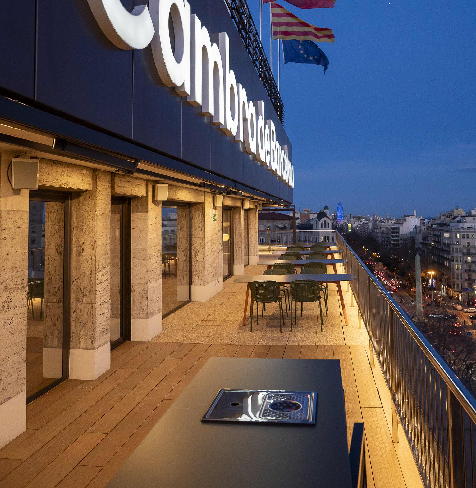 Terraza exterior con luz natural