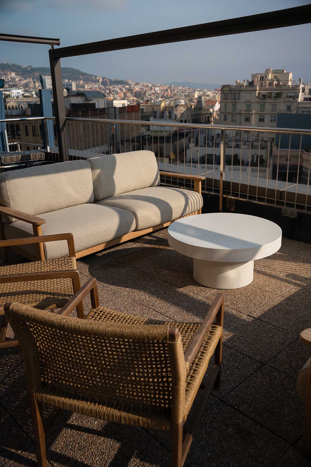 Terraza exterior con luz natural