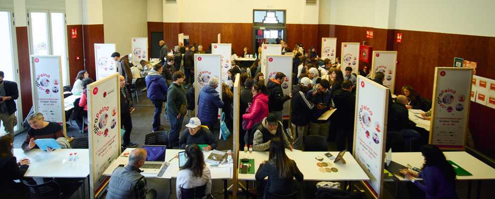Més de 200 persones participen en la fira de l’ocupació GiraFeina +45