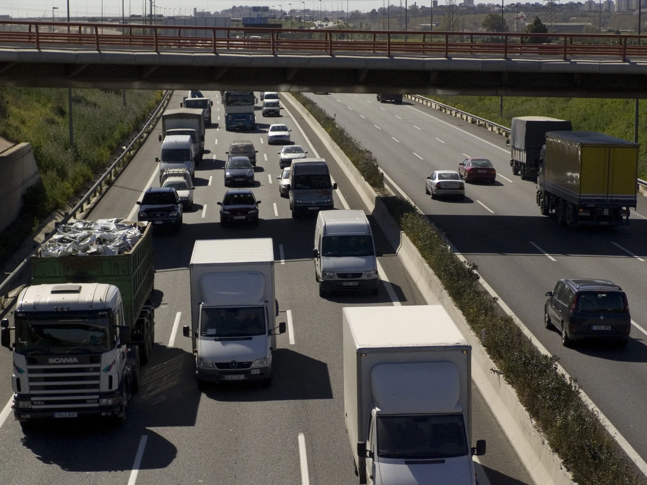 La Cambra alerta de la manca de conductors al transport per carretera i proposa un pla per atreure professionals