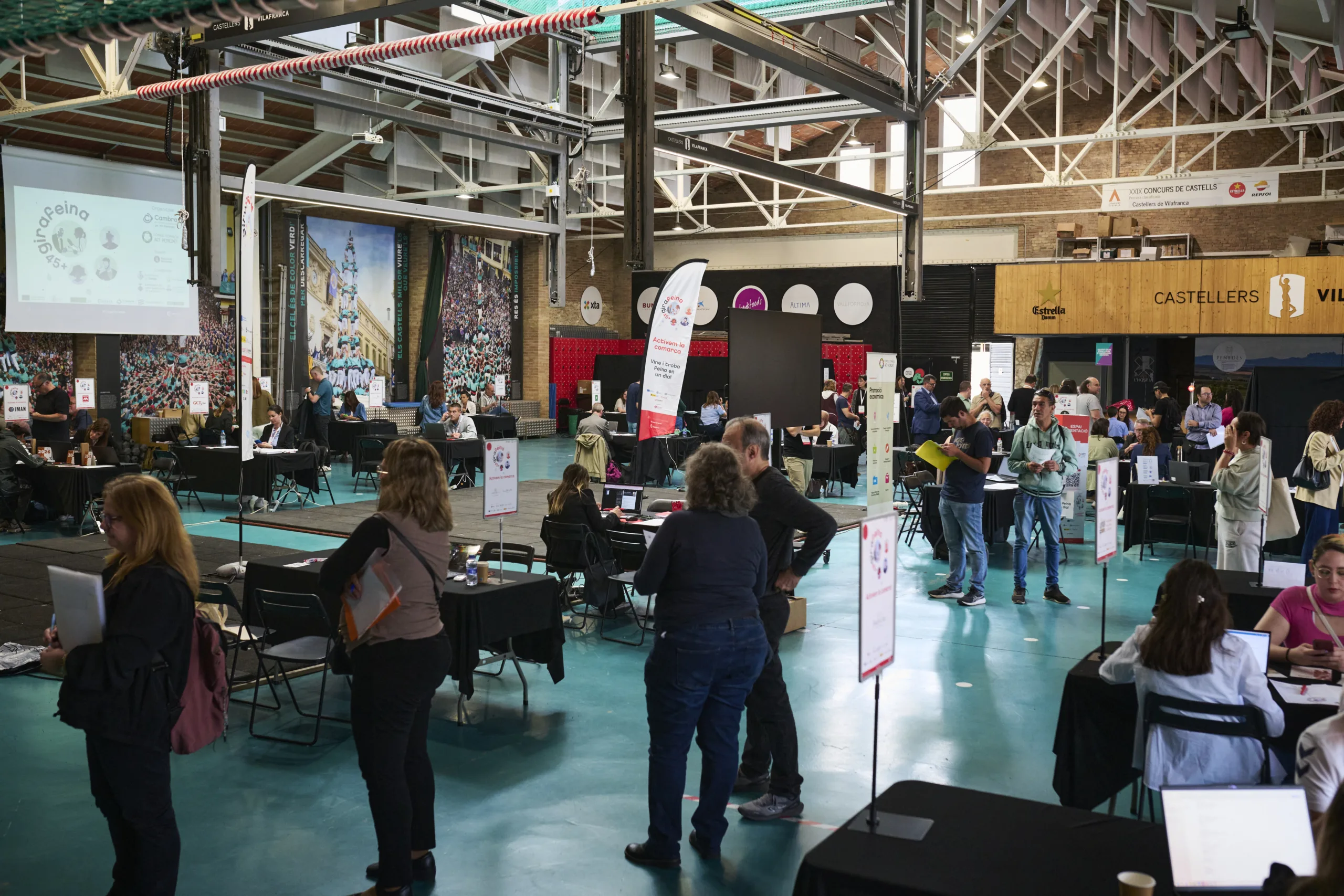 Més de 400 persones participen en la jornada de l’ocupació GiraFeina +45 | Activem la comarca de l’Alt Penedès