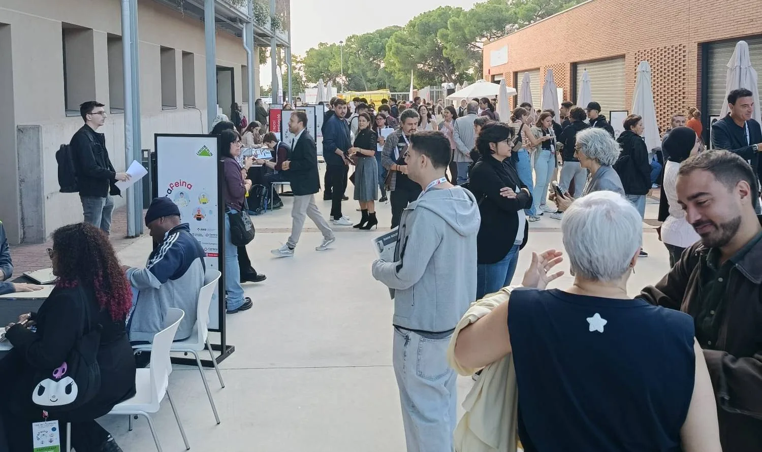La GiraFeina Santa Coloma consolida la seva aposta per connectar empreses i persones amb un incremenet de participants